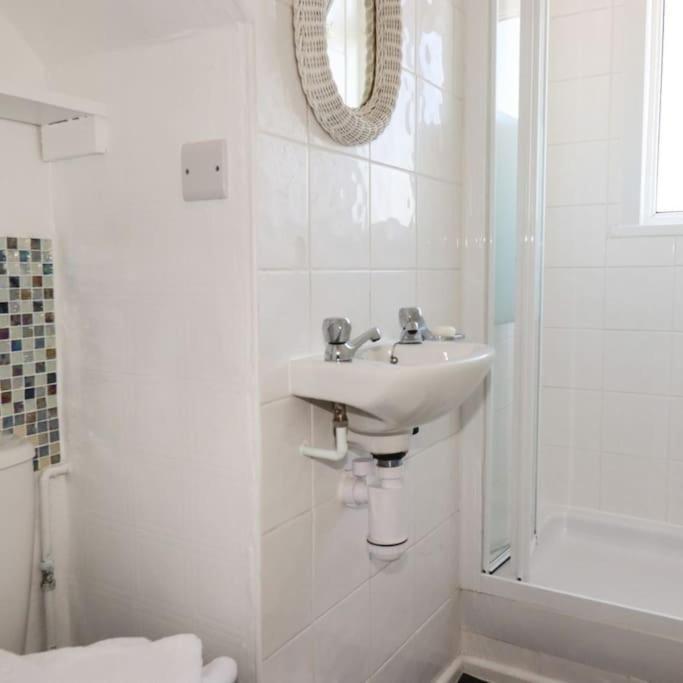 Gorgeous House In Newquay Walking Distance From Fistral Beach Exterior foto