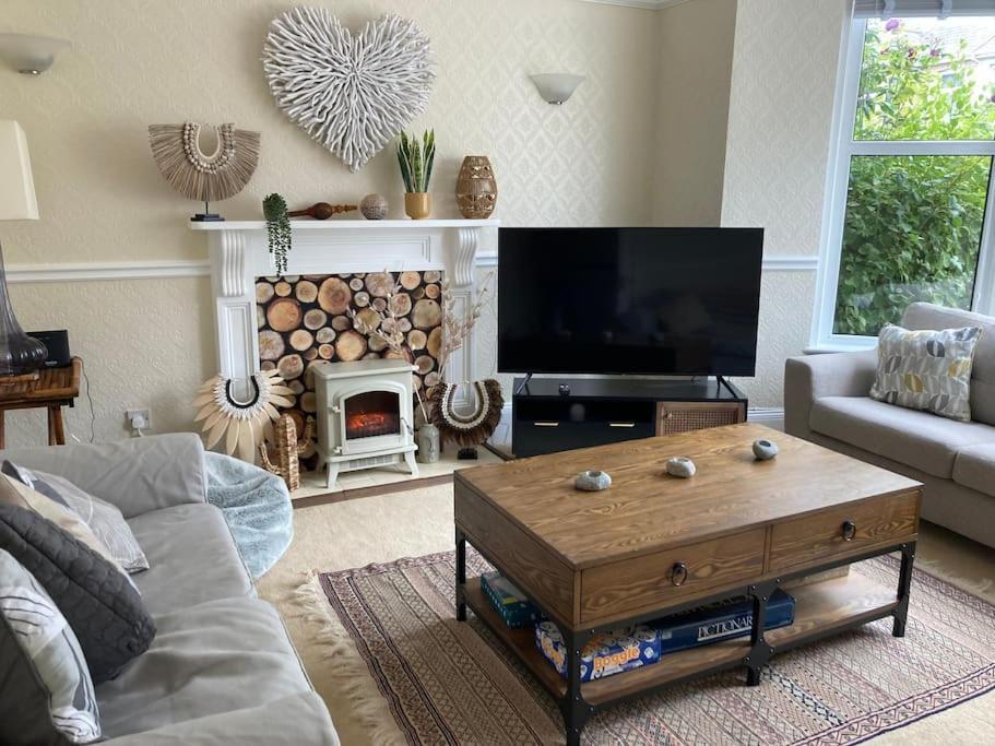 Gorgeous House In Newquay Walking Distance From Fistral Beach Exterior foto