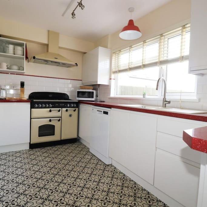 Gorgeous House In Newquay Walking Distance From Fistral Beach Exterior foto